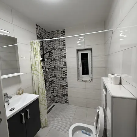 Apartma Ana *